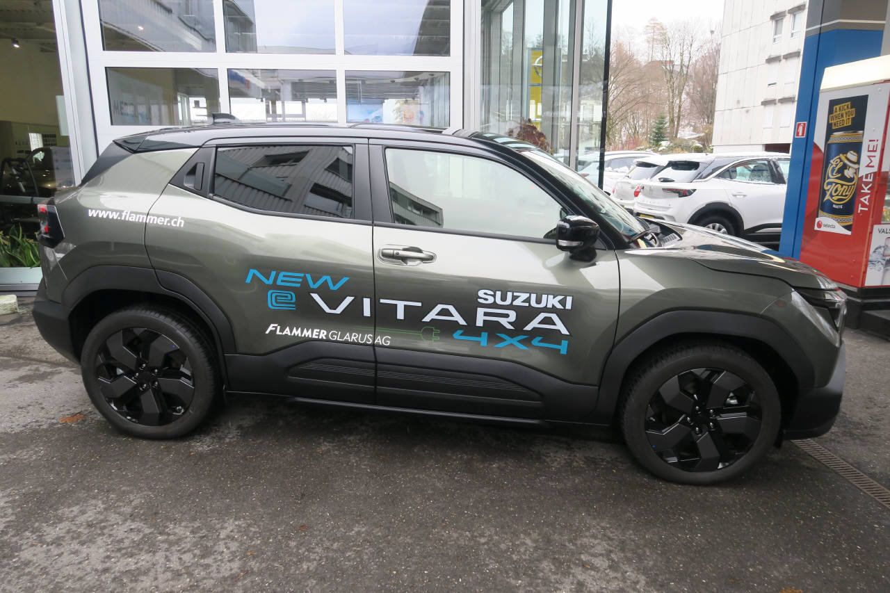 SUZUKI e Vitara Compact Top 4x4, Elektro, Vorführwagen, Automatik - 2