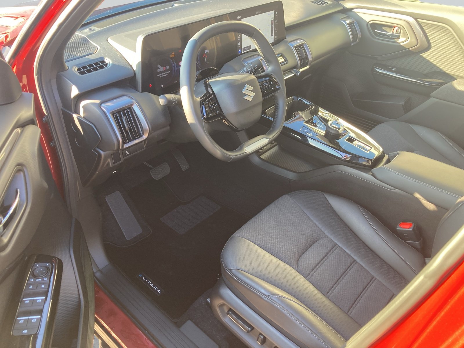 SUZUKI e Vitara Compact Top 4x4, Elektro, Vorführwagen, Automatik - 7
