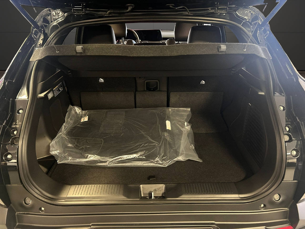 SUZUKI e Vitara Compact Top 4x4, Elektro, Vorführwagen, Automatik - 7