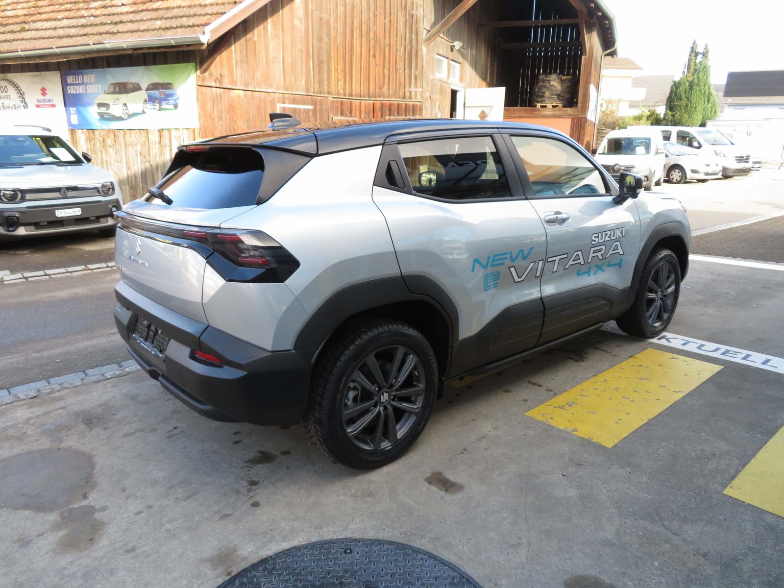 SUZUKI e Vitara Compact Top 4x4, Électrique, Voiture de démonstration, Automatique - 7