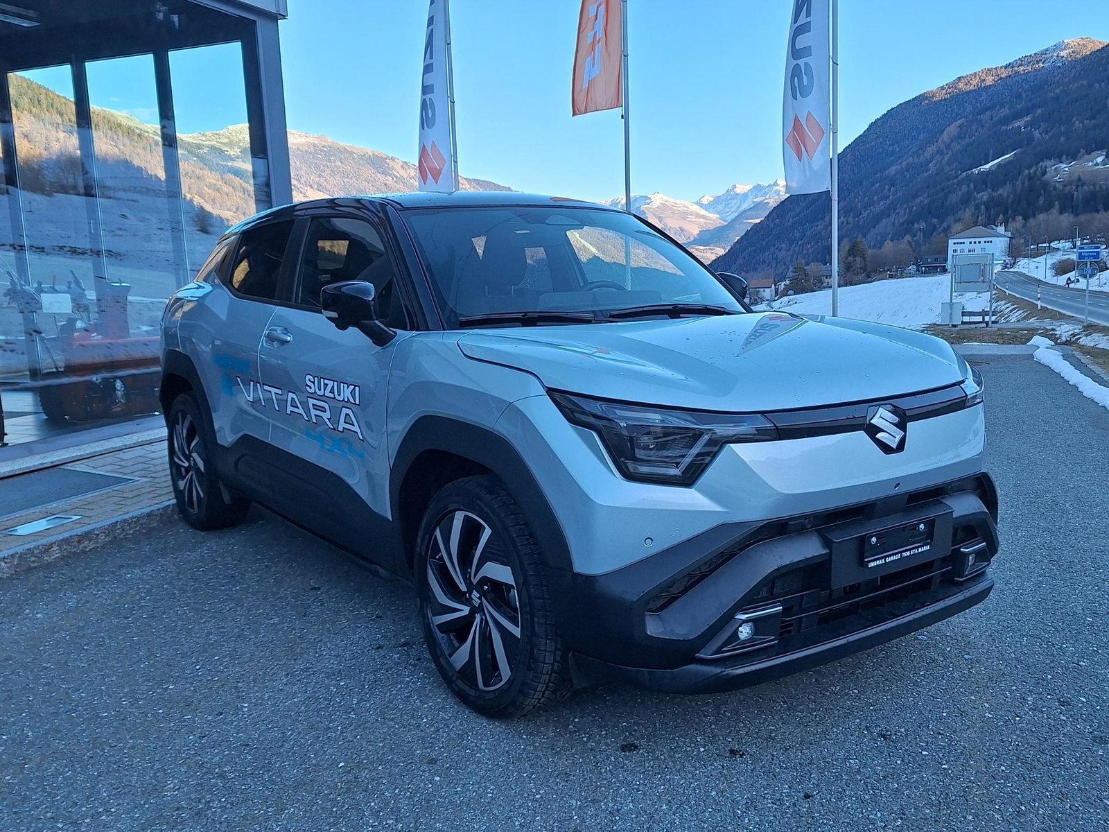 SUZUKI e Vitara Compact Top 4x4, Électrique, Voiture de démonstration, Automatique - 3