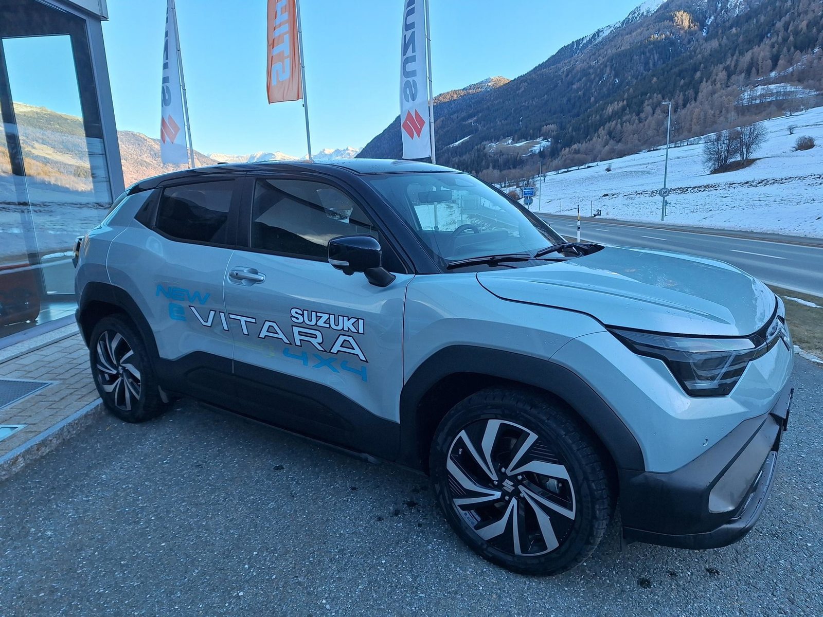 SUZUKI e Vitara Compact Top 4x4, Électrique, Voiture de démonstration, Automatique - 6