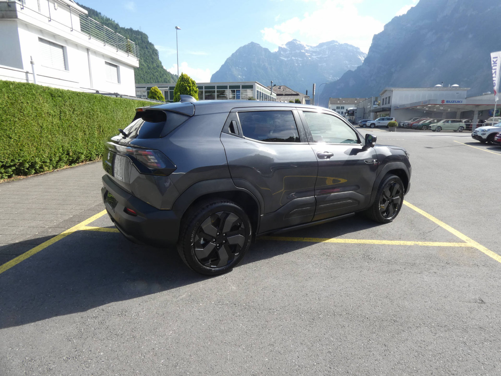 SUZUKI e Vitara Sakura Top 4x4, Elektro, Vorführwagen, Automatik - 4