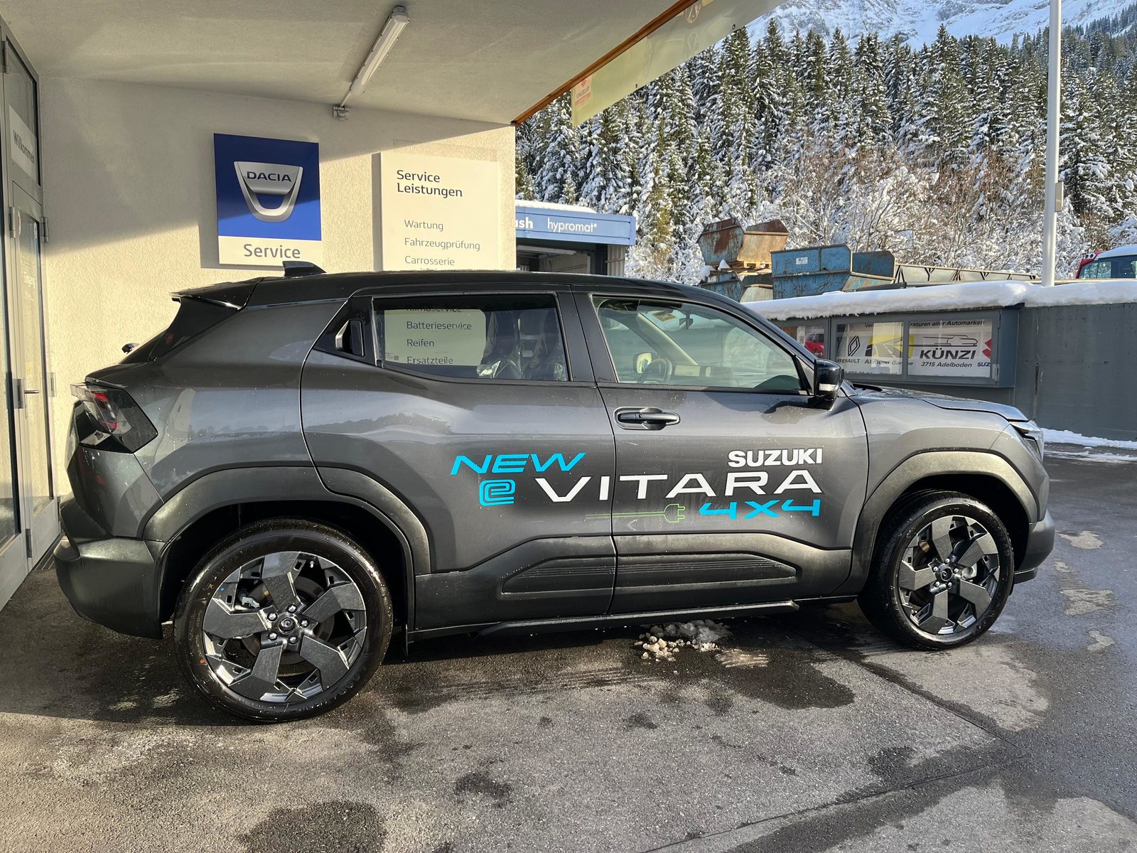 SUZUKI e Vitara Compact Top 4x4, Elektro, Vorführwagen, Automatik - 2