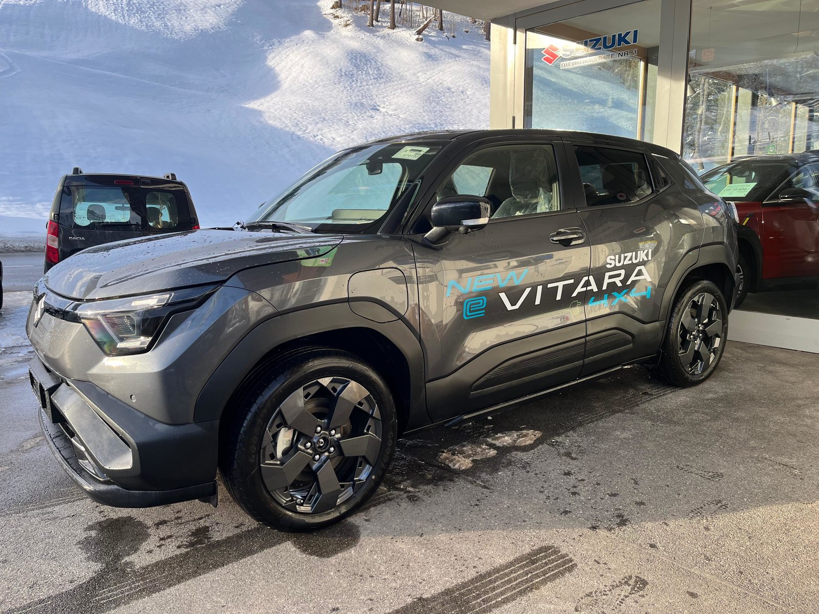 SUZUKI e Vitara Compact Top 4x4, Elektro, Vorführwagen, Automatik - 3