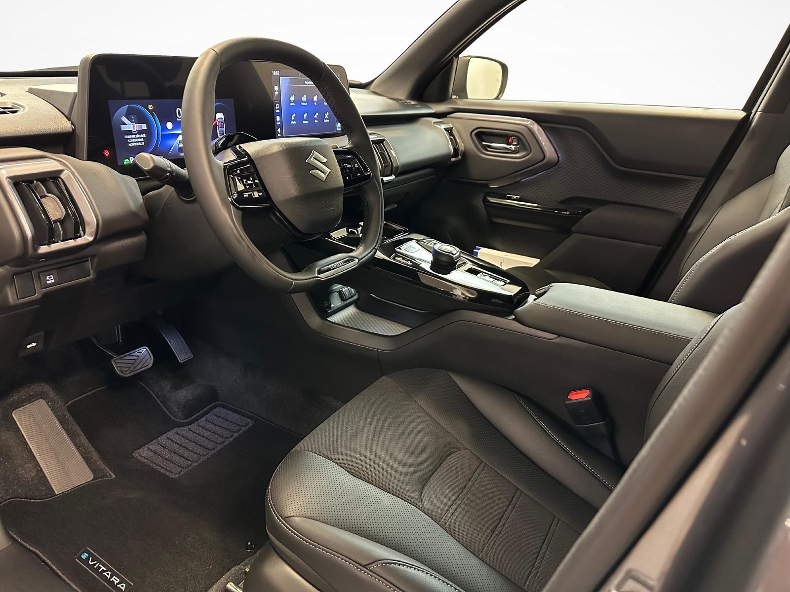 SUZUKI e Vitara Compact Top 4x4, Électrique, Voiture de démonstration, Automatique - 4
