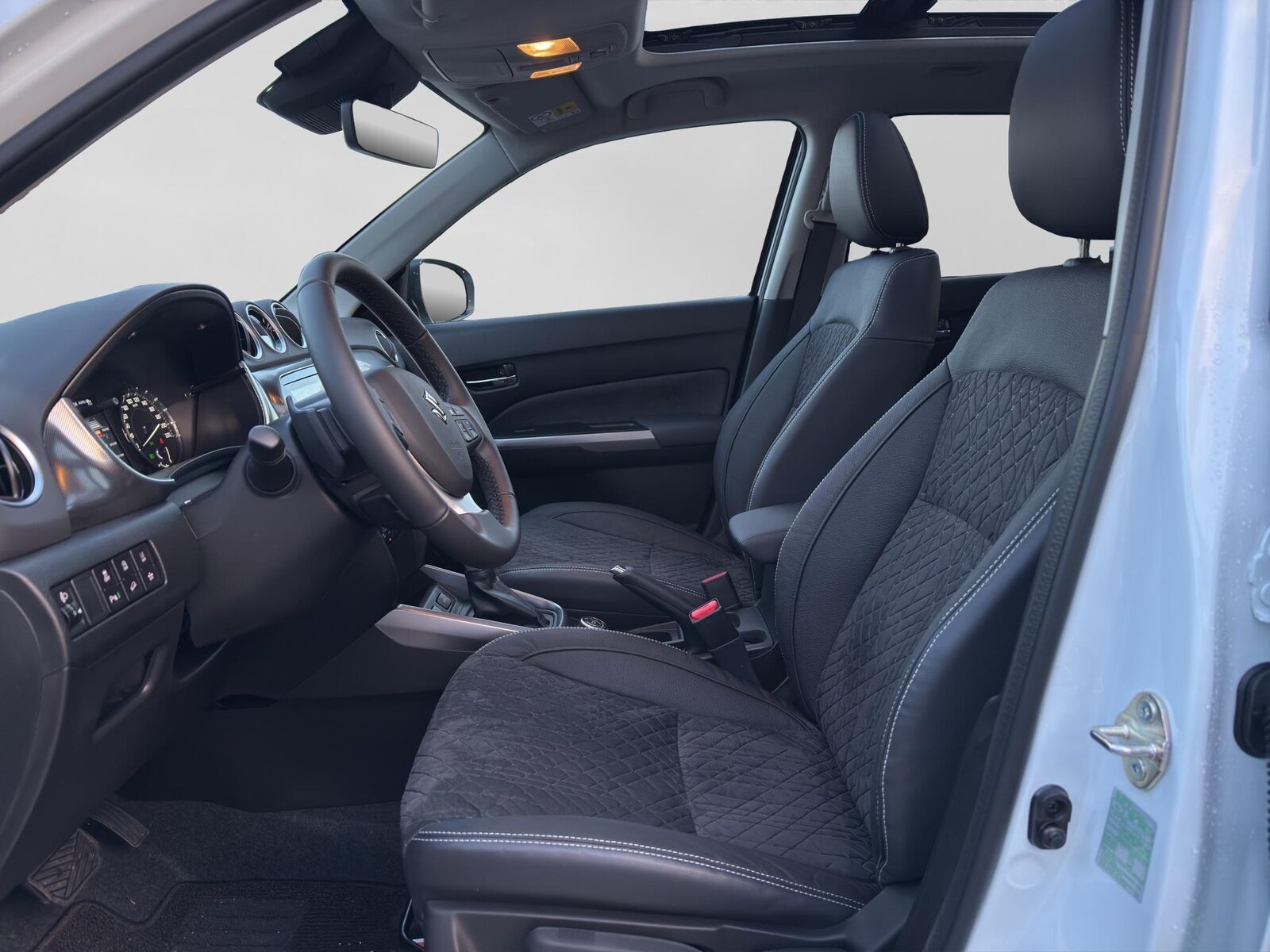 SUZUKI Vitara 1.4 T Compact Top Hybrid 4x4, Mild-Hybrid Benzin/Elektro, Vorführwagen, Automatik - 2