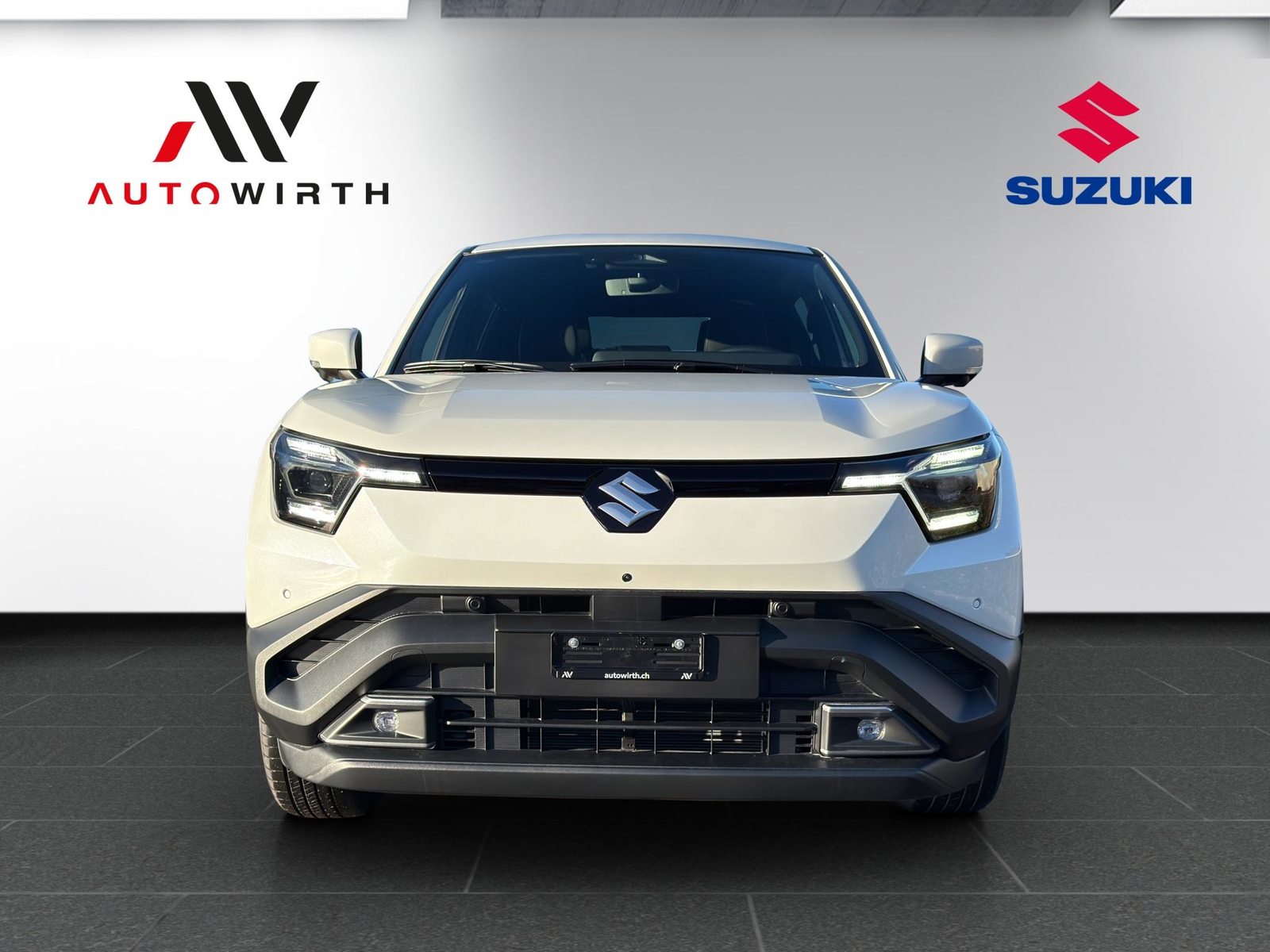 SUZUKI e Vitara Compact Top 4x4, Électrique, Voiture nouvelle, Automatique - 2