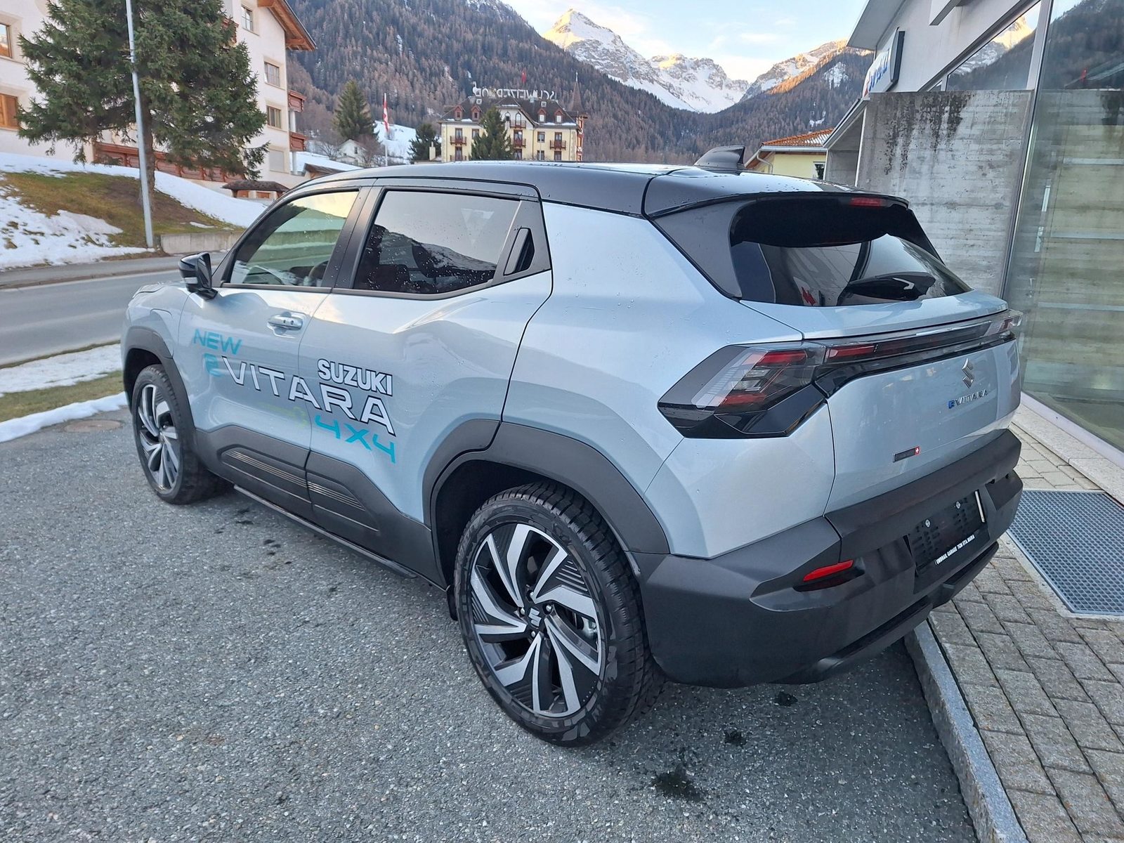 SUZUKI e Vitara Compact Top 4x4, Electric, New car, Automatic - 2