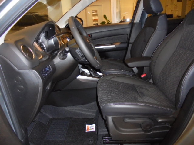 SUZUKI Vitara 1.5 Top Hybrid Edition, Petrol, New car, Automatic - 6