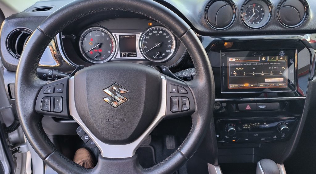 SUZUKI Vitara 1.6 VVT Sergio Cellano Top 4x4, Benzin, Occasion / Gebraucht, Automat - 6