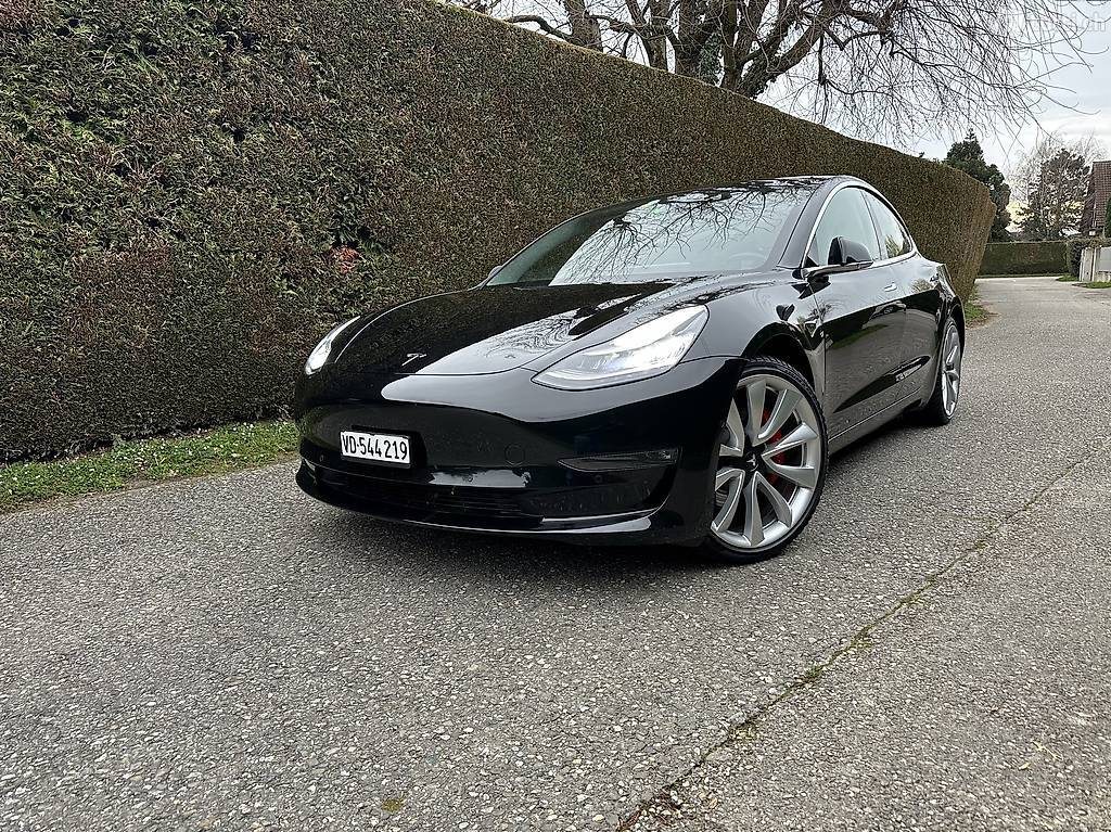 TESLA MODEL 3 Long