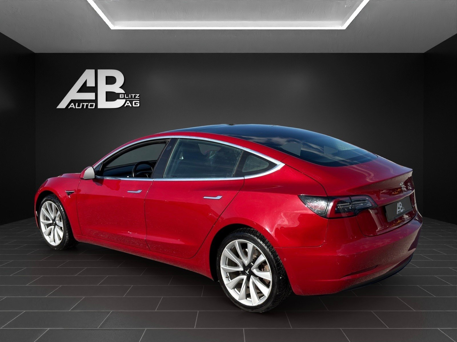 TESLA Model 3 Long Range Dual Motor AWD 4x4, Elektro, Occasion / Gebraucht, Automatik - 3