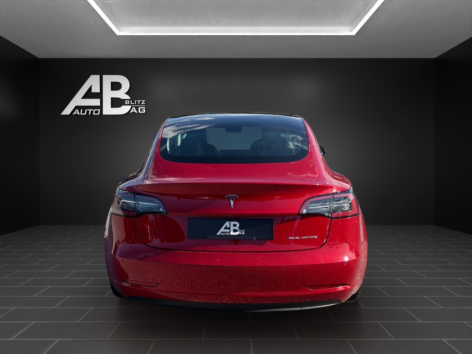 TESLA Model 3 Long Range Dual Motor AWD 4x4, Elektro, Occasion / Gebraucht, Automatik - 4