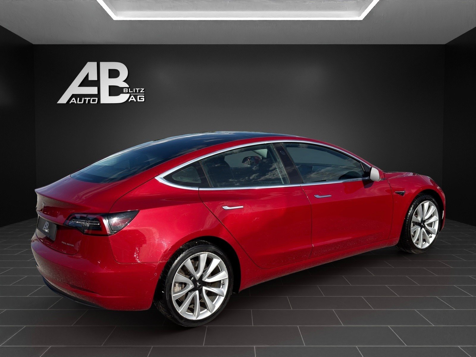 TESLA Model 3 Long Range Dual Motor AWD 4x4, Elektro, Occasion / Gebraucht, Automatik - 5