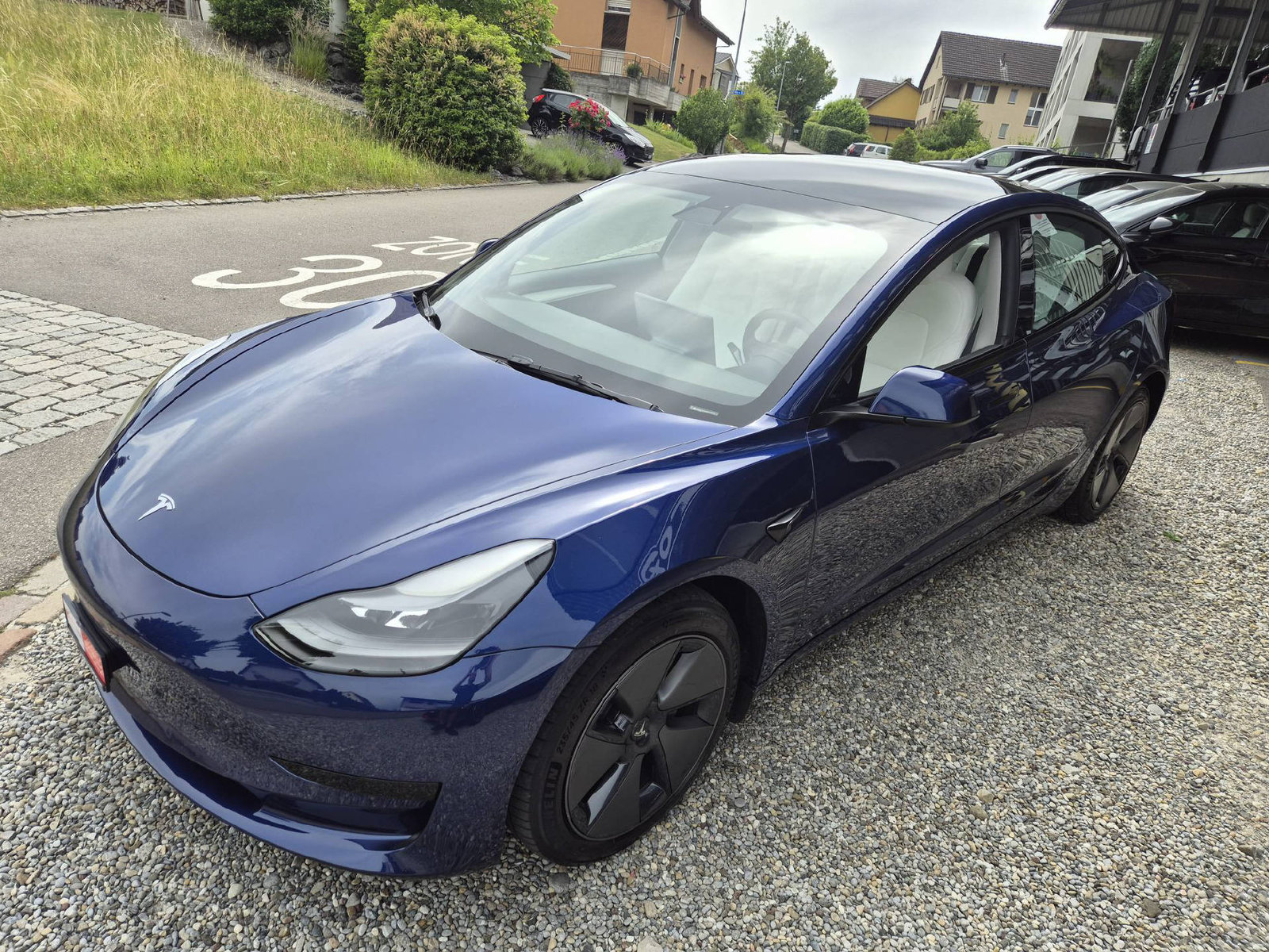 TESLA Model 3 Standart Range Plus, Elektro, Occasion / Gebraucht, Automatik - 3
