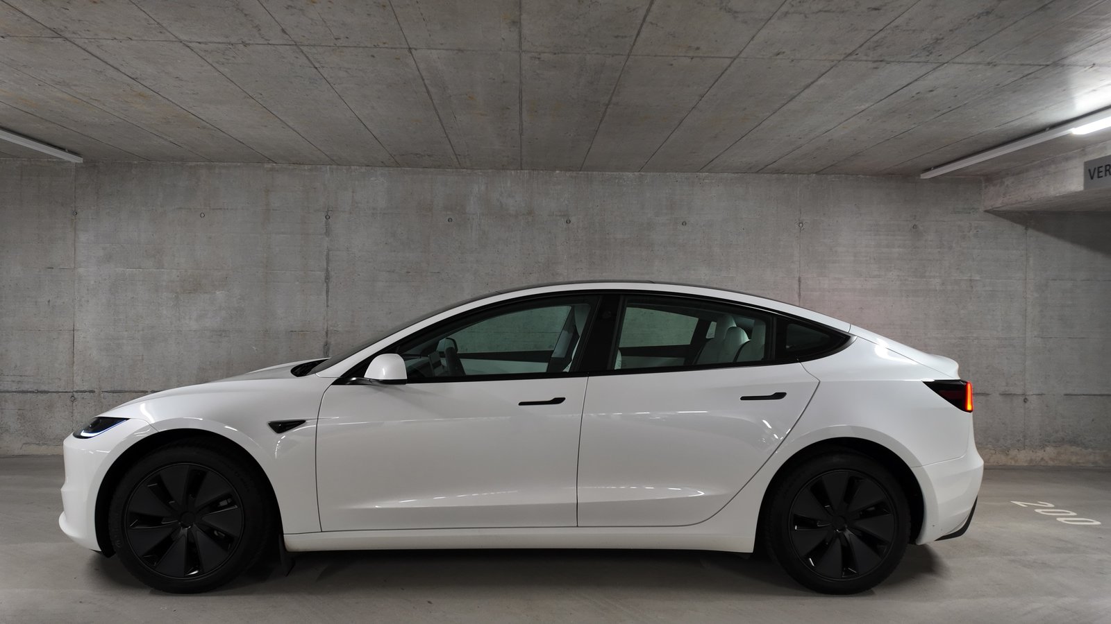 TESLA Model 3 RWD, Electric, Second hand / Used, Automatic - 3