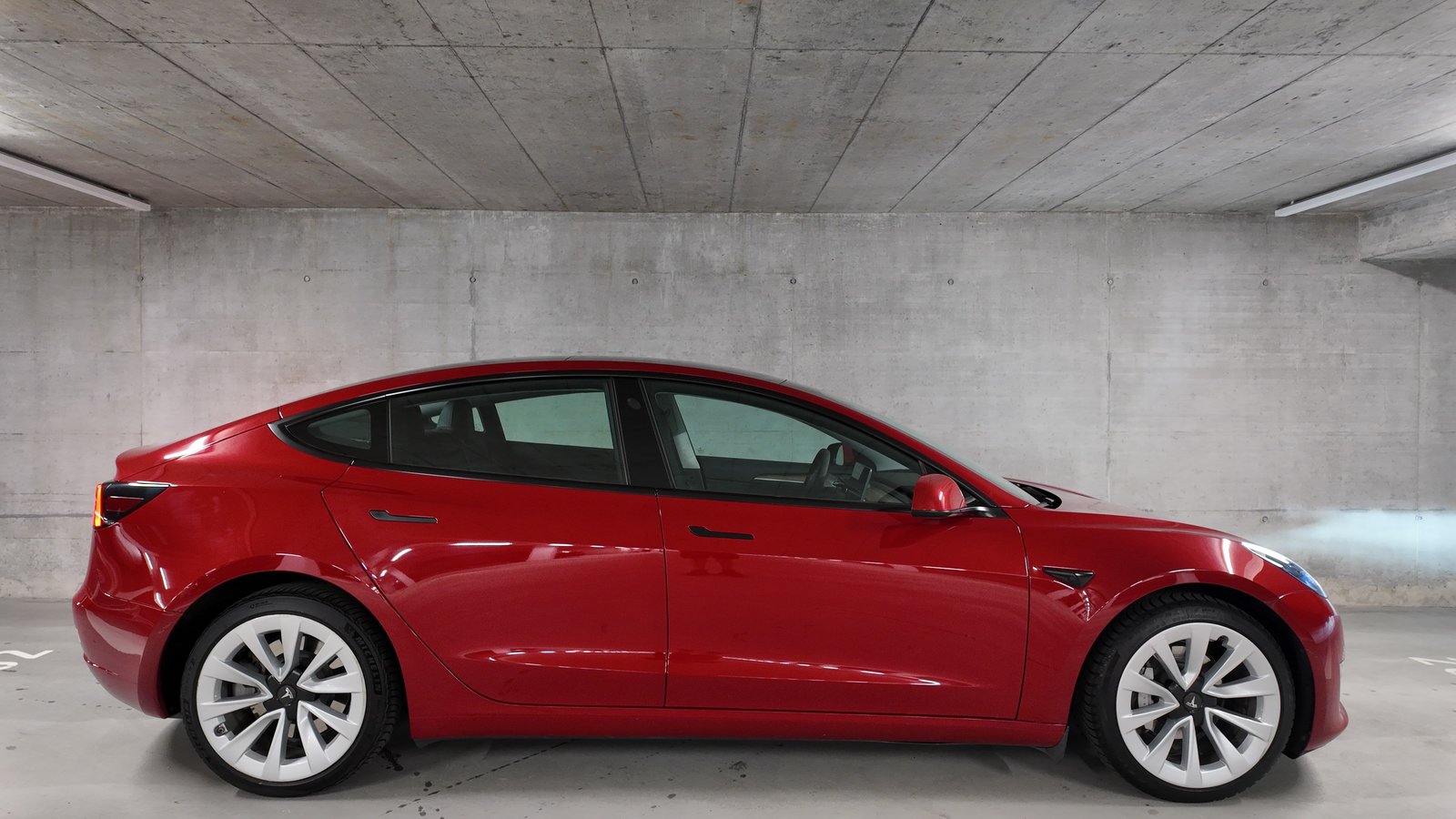 TESLA Model 3 Long Range Dual Motor AWD, Electric, Second hand / Used, Automatic - 4