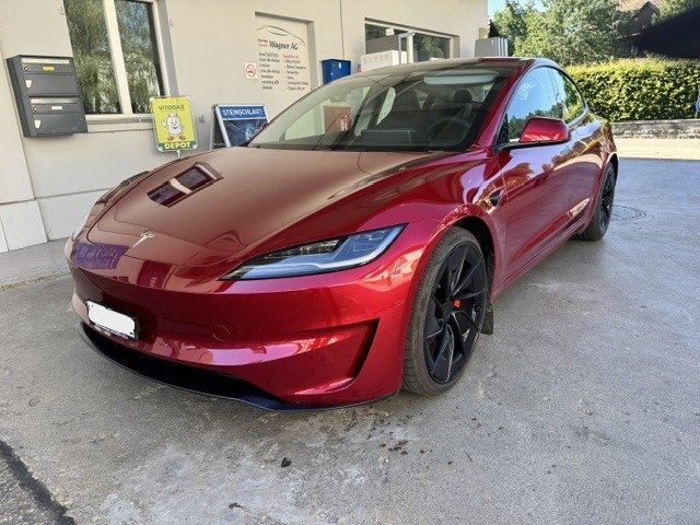 TESLA Model 3 Performance D