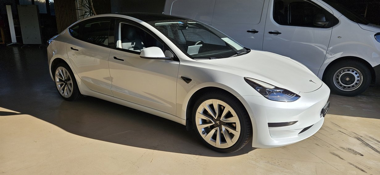 TESLA Model 3, Elektro, Occasion / Gebraucht, Automatik - 2