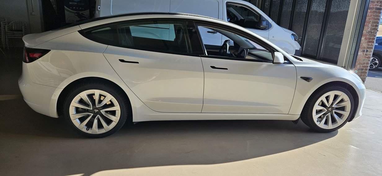 TESLA Model 3, Elektro, Occasion / Gebraucht, Automatik - 3