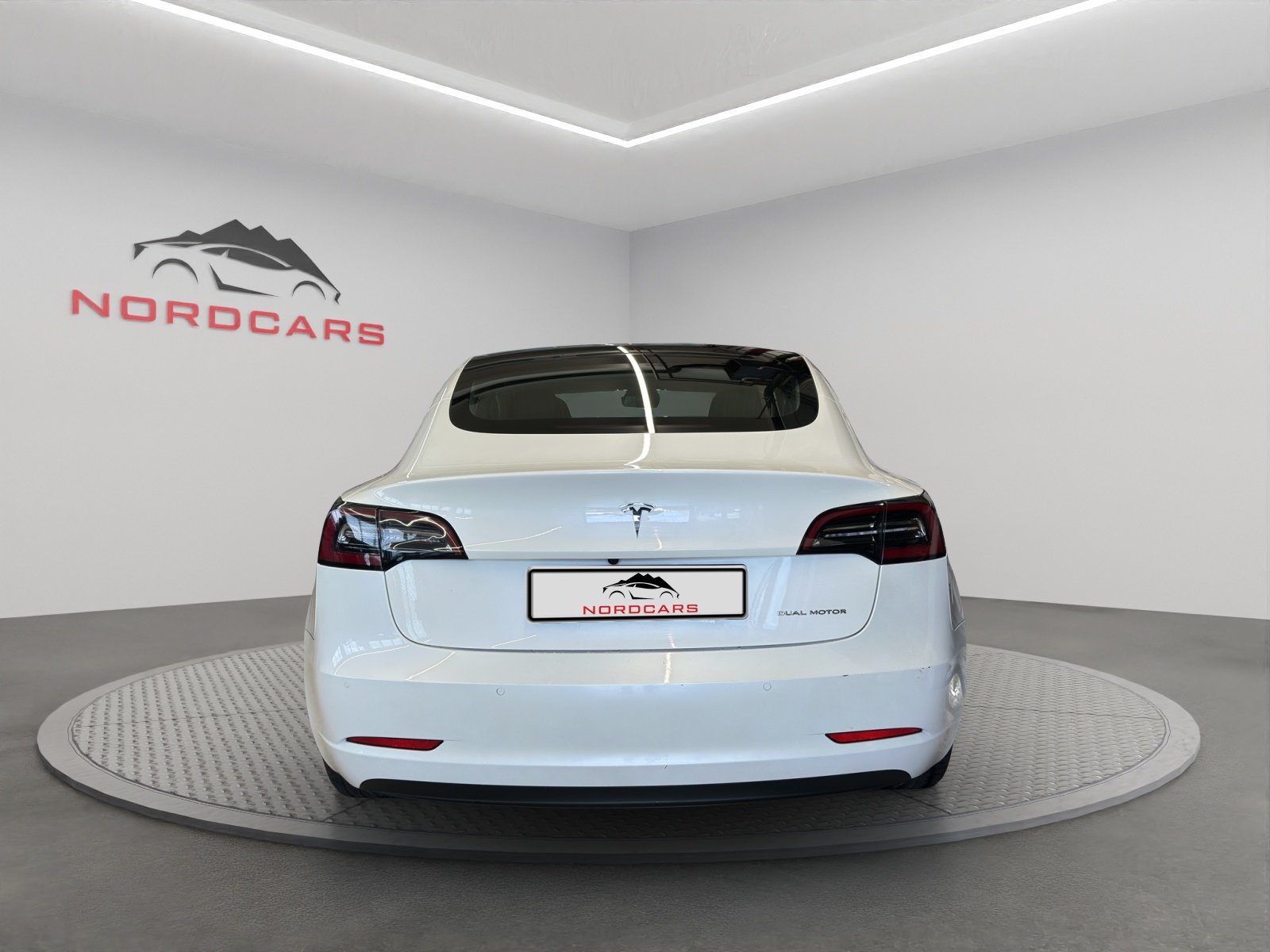 TESLA Model 3 Long Range Dual Motor AWD, Electric, Second hand / Used, Automatic - 4