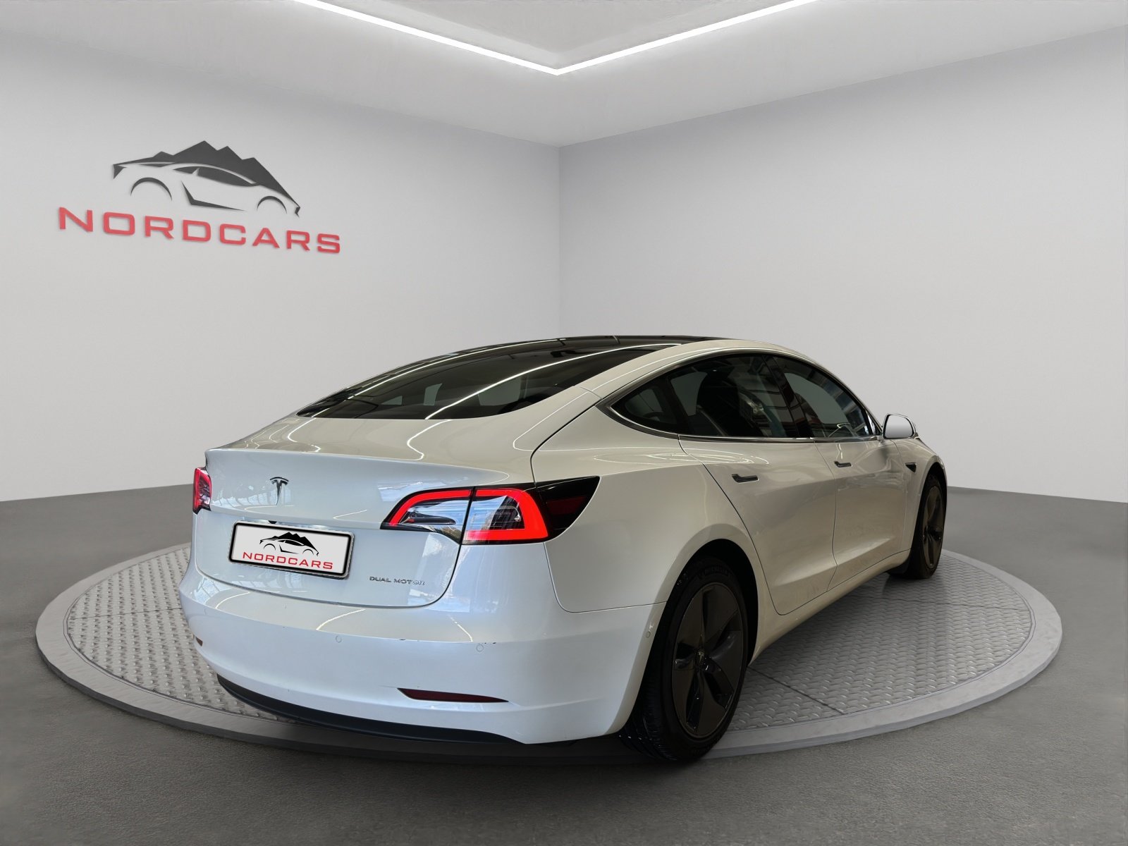 TESLA Model 3 Long Range Dual Motor AWD, Electric, Second hand / Used, Automatic - 5