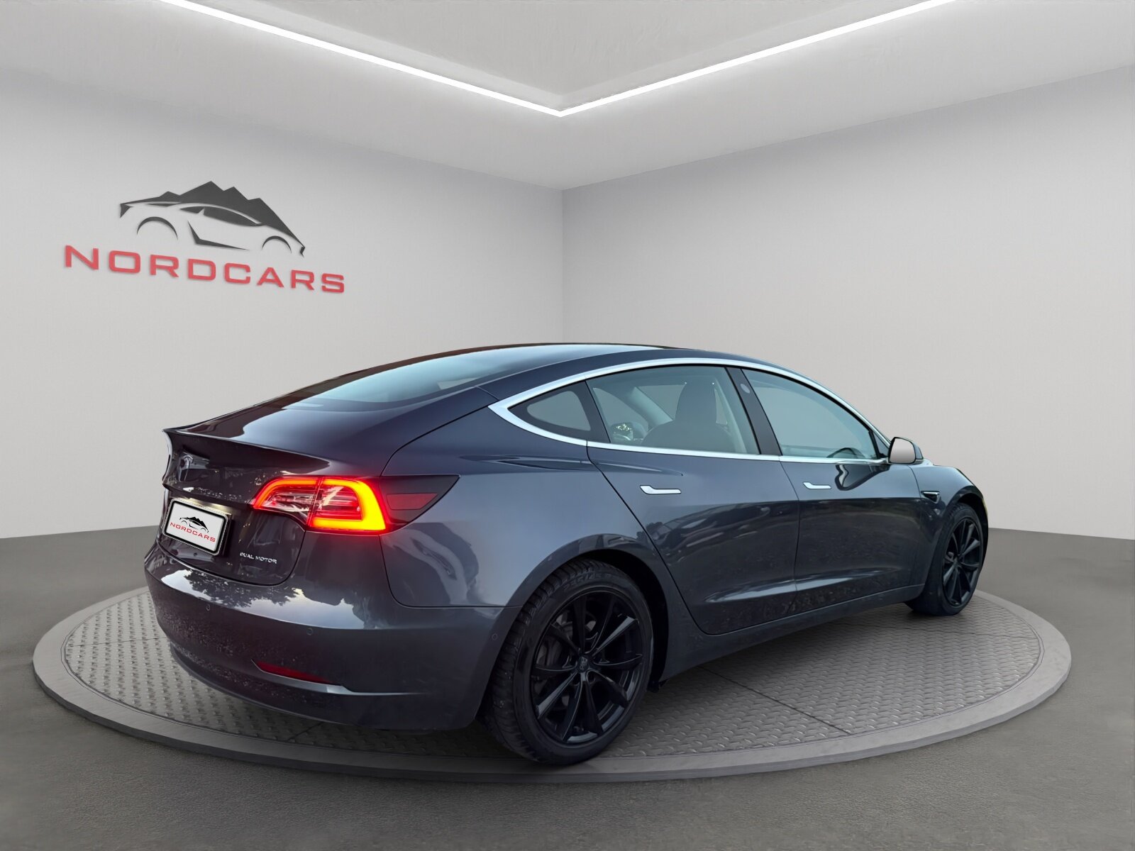 TESLA Model 3 Long Range Dual Motor AWD, Elektro, Occasion / Gebraucht, Automatik - 5