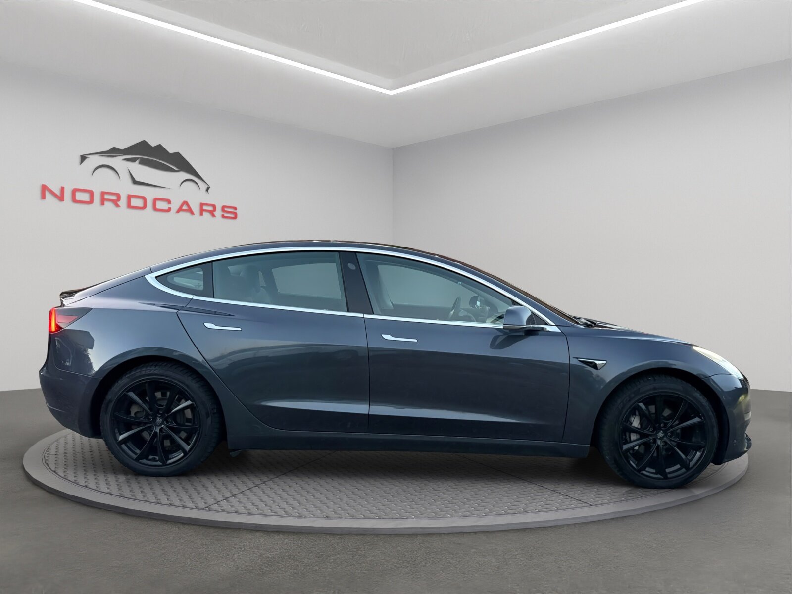 TESLA Model 3 Long Range Dual Motor AWD, Elektro, Occasion / Gebraucht, Automatik - 6