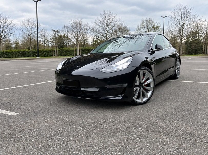 TESLA Model 3 long range