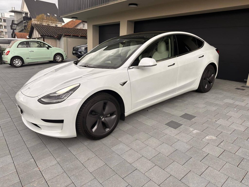 TESLA MODEL 3 Standart Range Plus