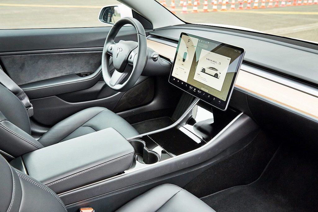 TESLA MODEL 3 Long Range D, Electric, Second hand / Used, Automatic - 4