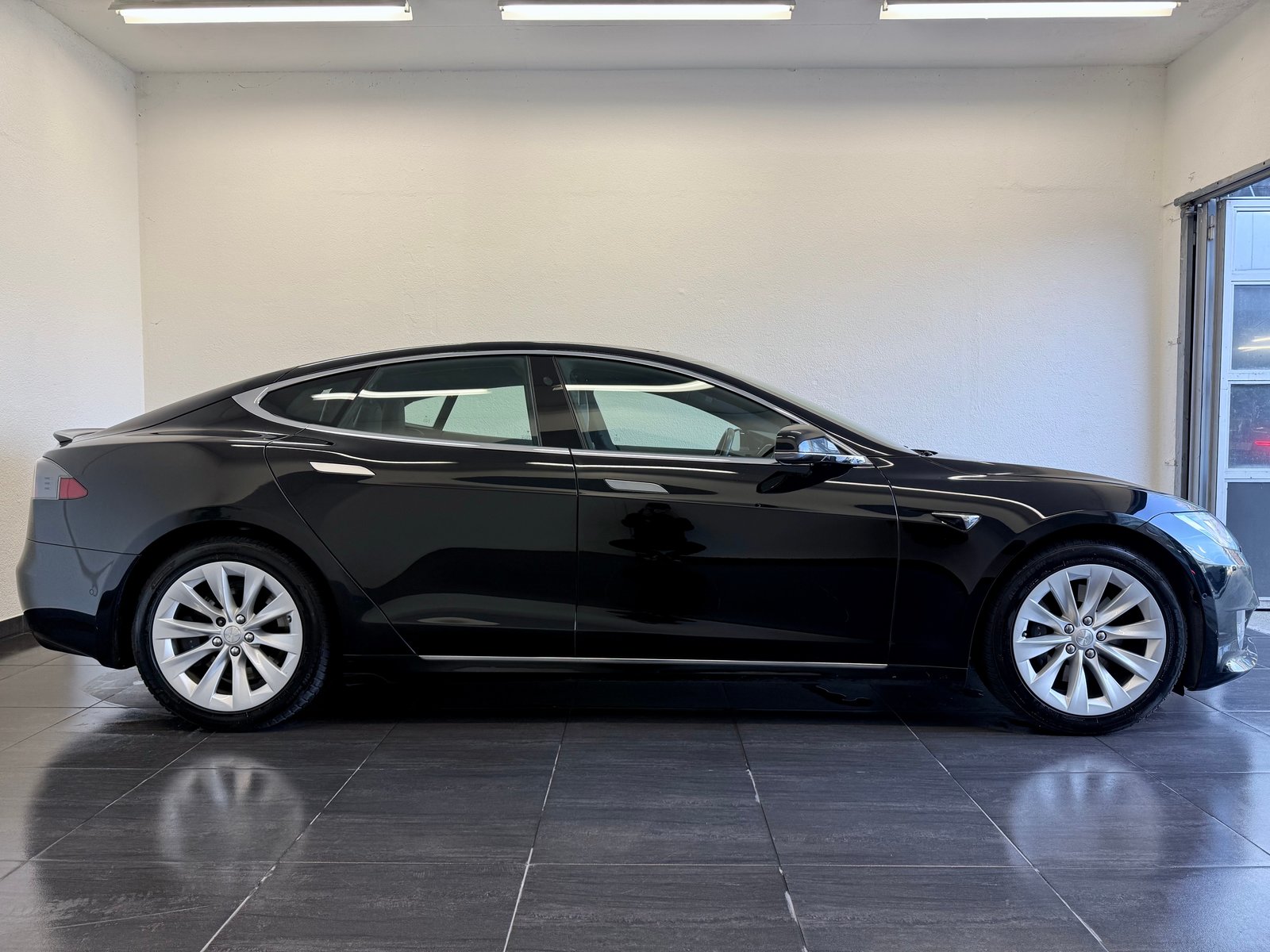 TESLA Model S 75 D, Electric, Second hand / Used, Automatic - 5