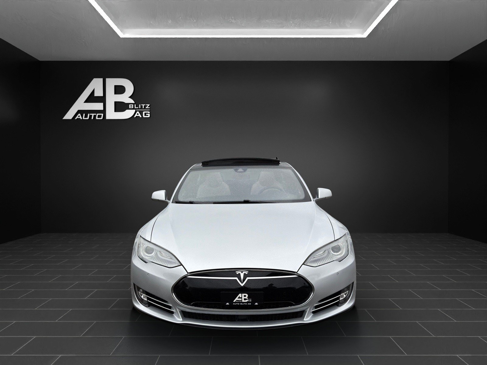 TESLA Model S 85 D 4x4 mit 525 PS