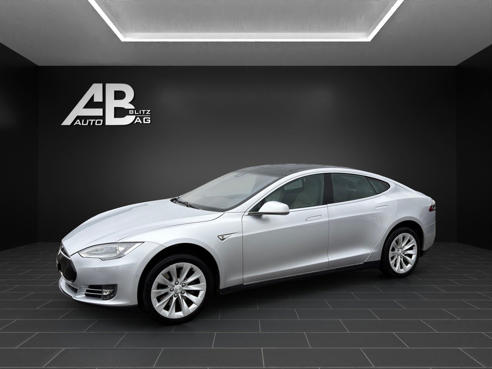 TESLA Model S 85 D 4x4 mit 525 PS, Électrique, Occasion / Utilisé, Automatique - 2