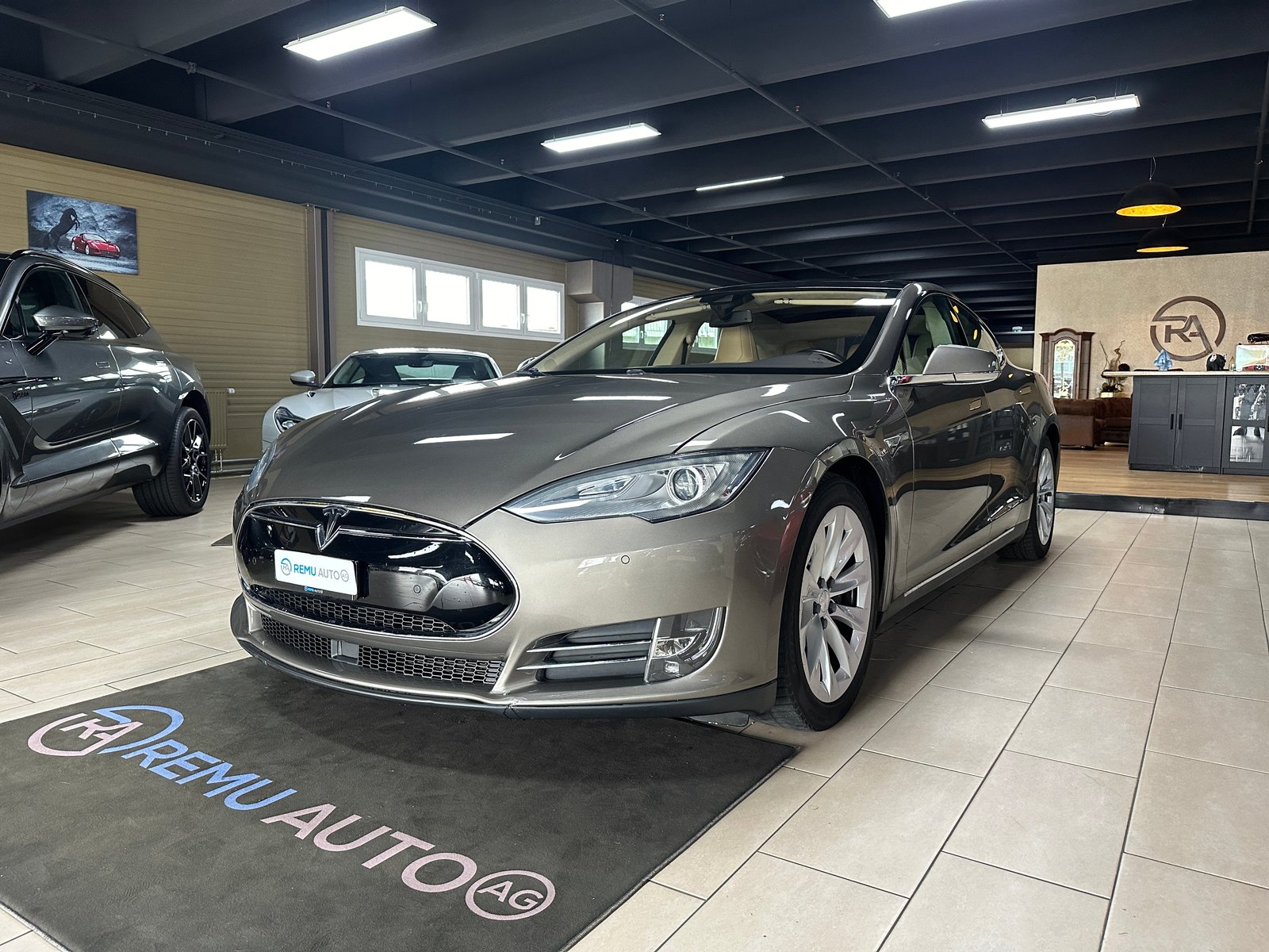 TESLA Model S 85 D, Electric, Second hand / Used, Automatic - 5