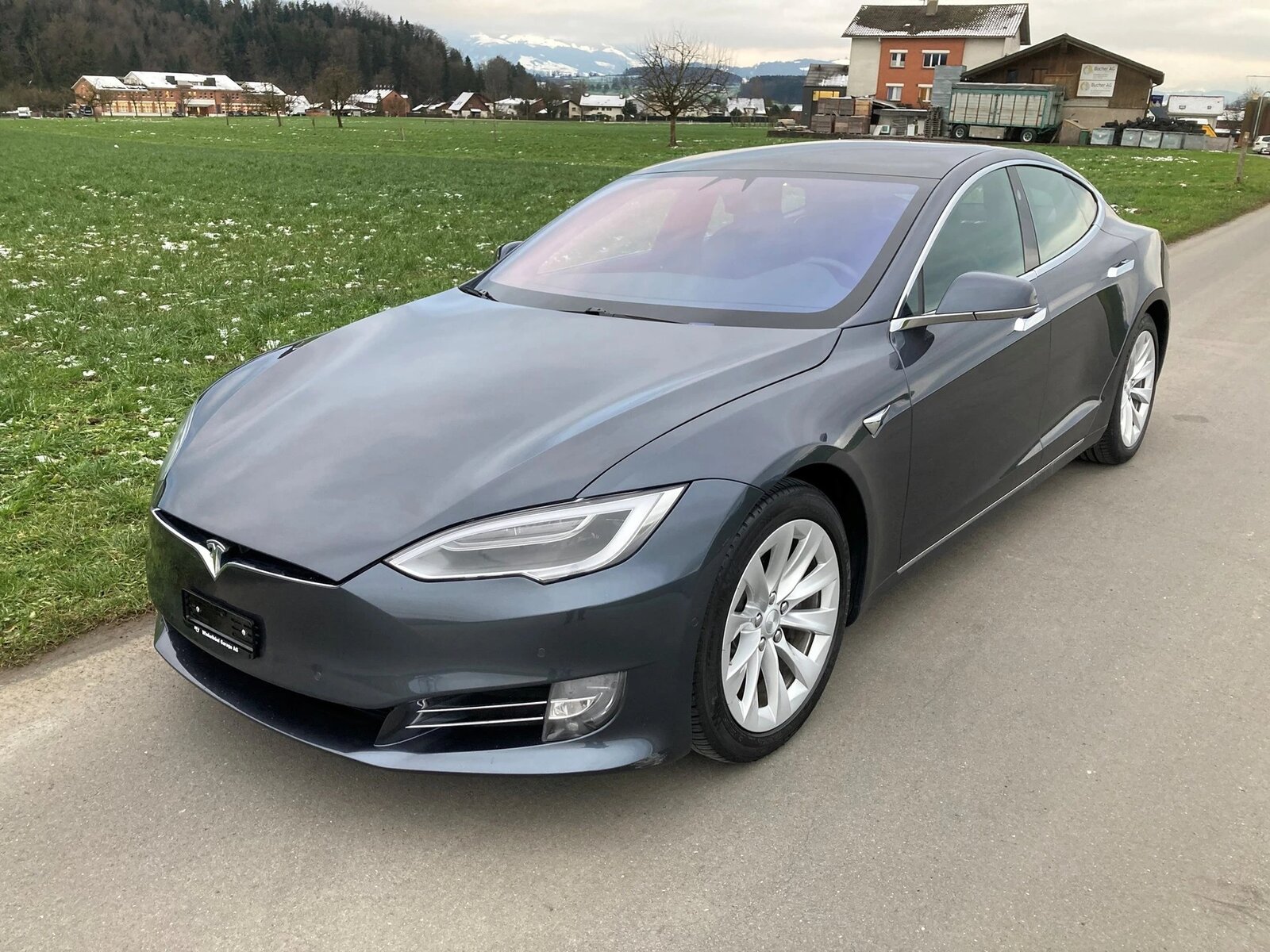 TESLA Model S 75 D