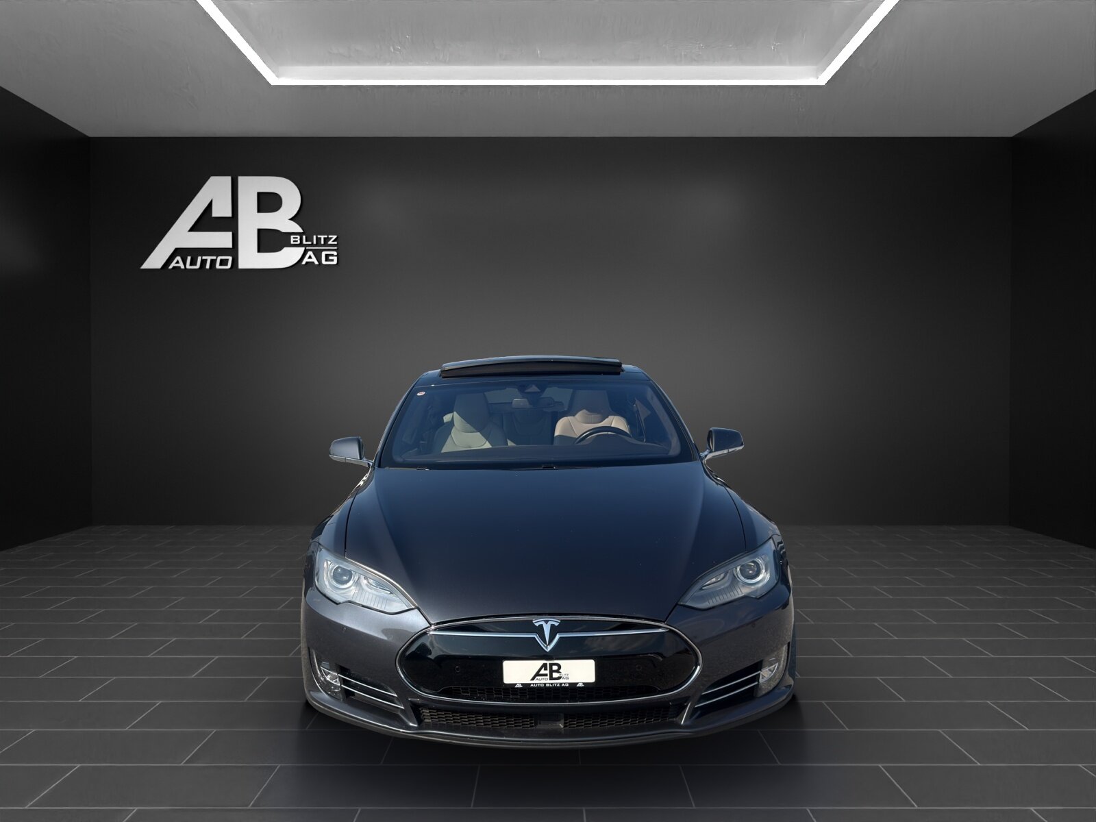 TESLA Model S 85 D 4x4 mit 525 PS