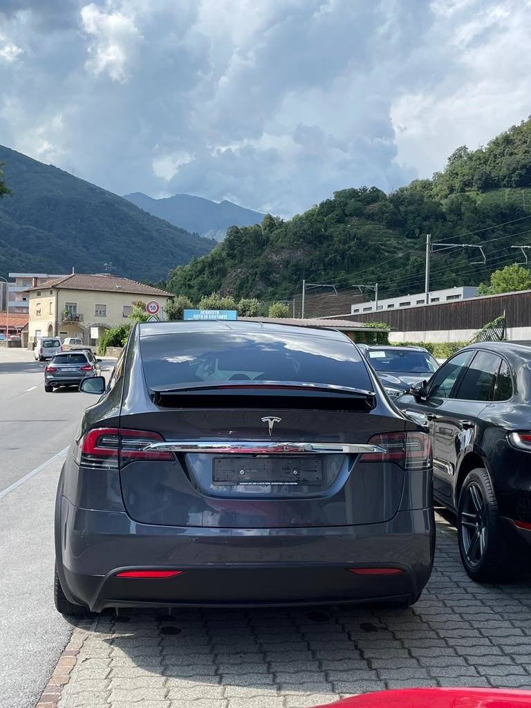 TESLA Model X 90 D, Elektro, Occasion / Gebraucht, Automatik - 7
