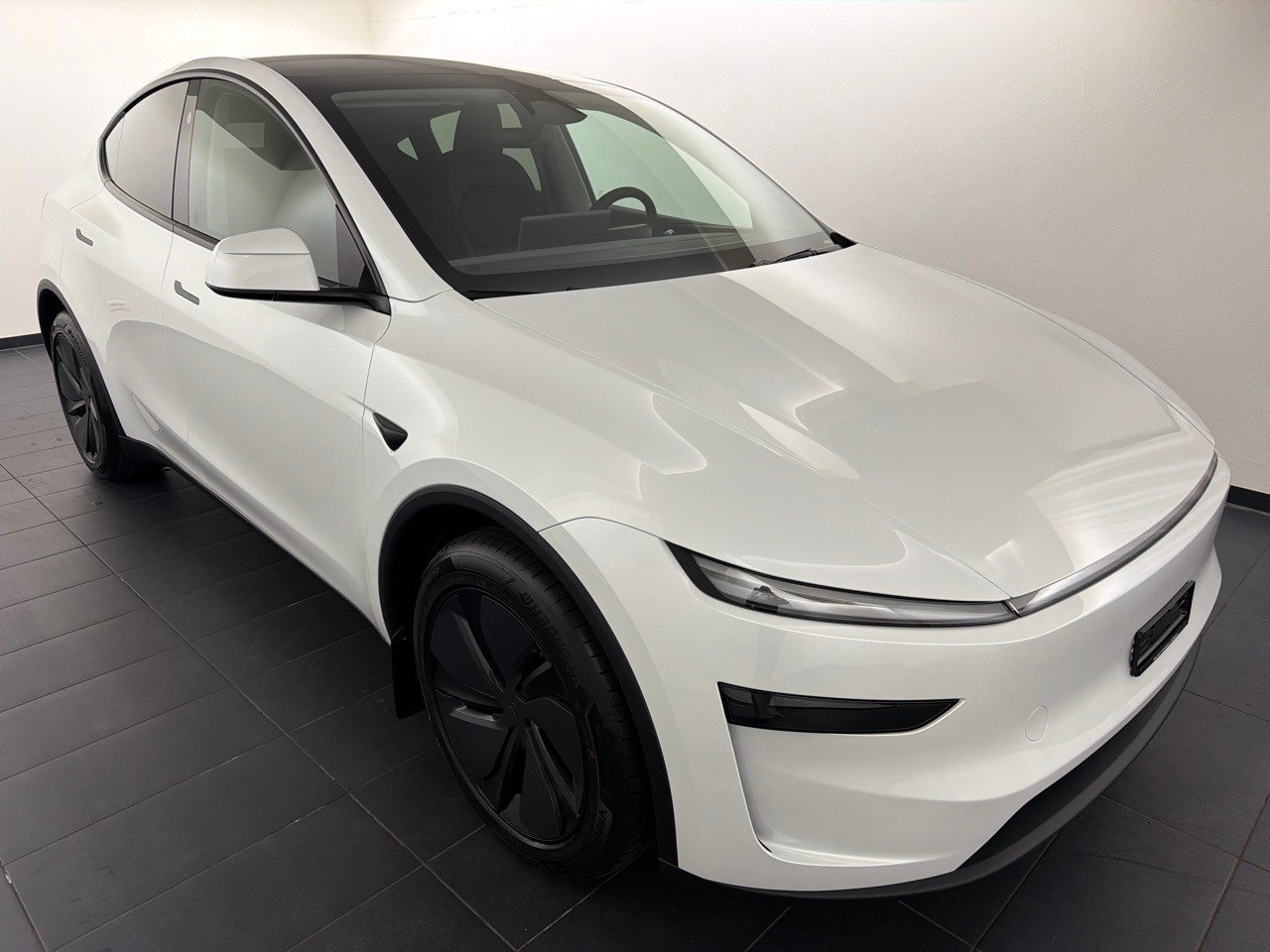 TESLA Model Y Long Range AWD, Elektro, Neuwagen, Automat - 4