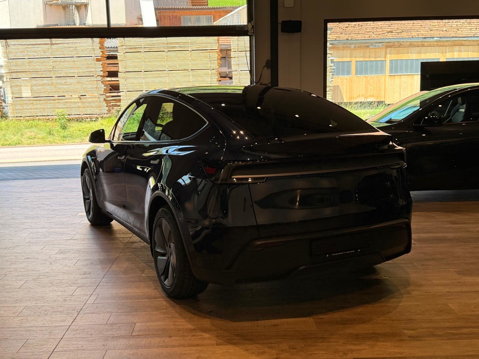 TESLA Model Y Long Range AWD, Elettrica, Auto nuove, Automatico - 3