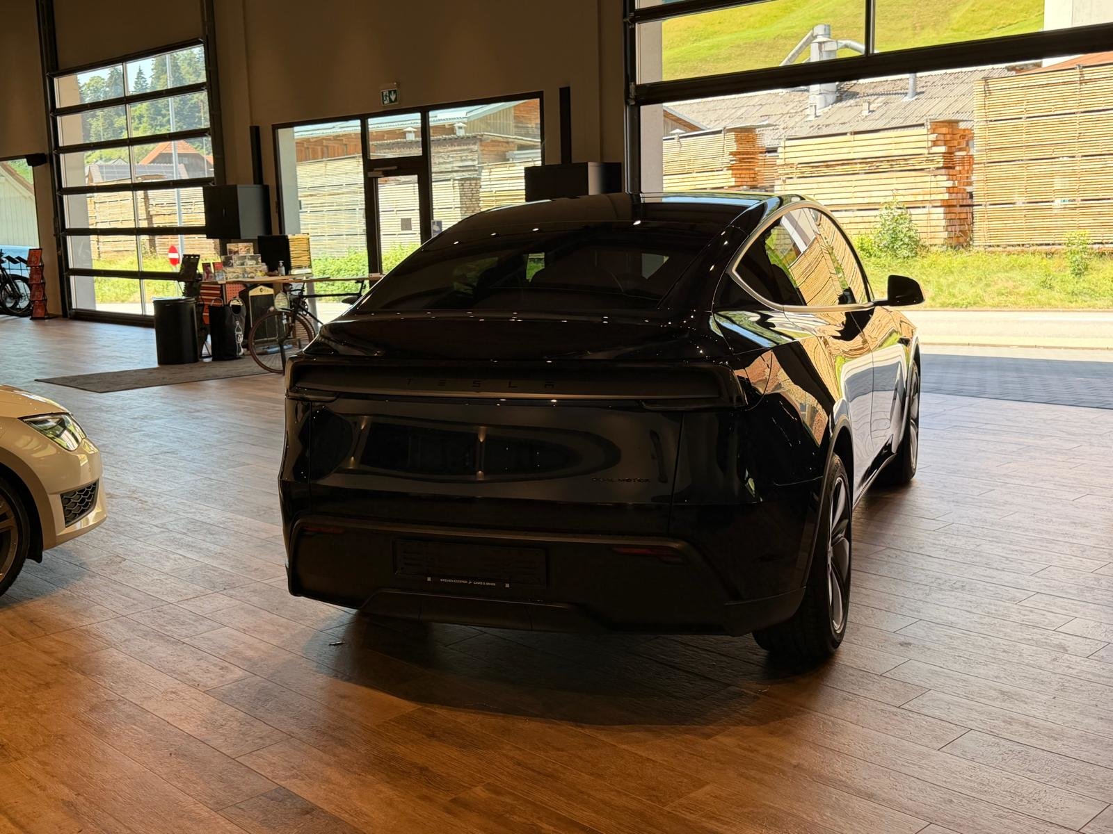 TESLA Model Y Long Range AWD, Elettrica, Auto nuove, Automatico - 6