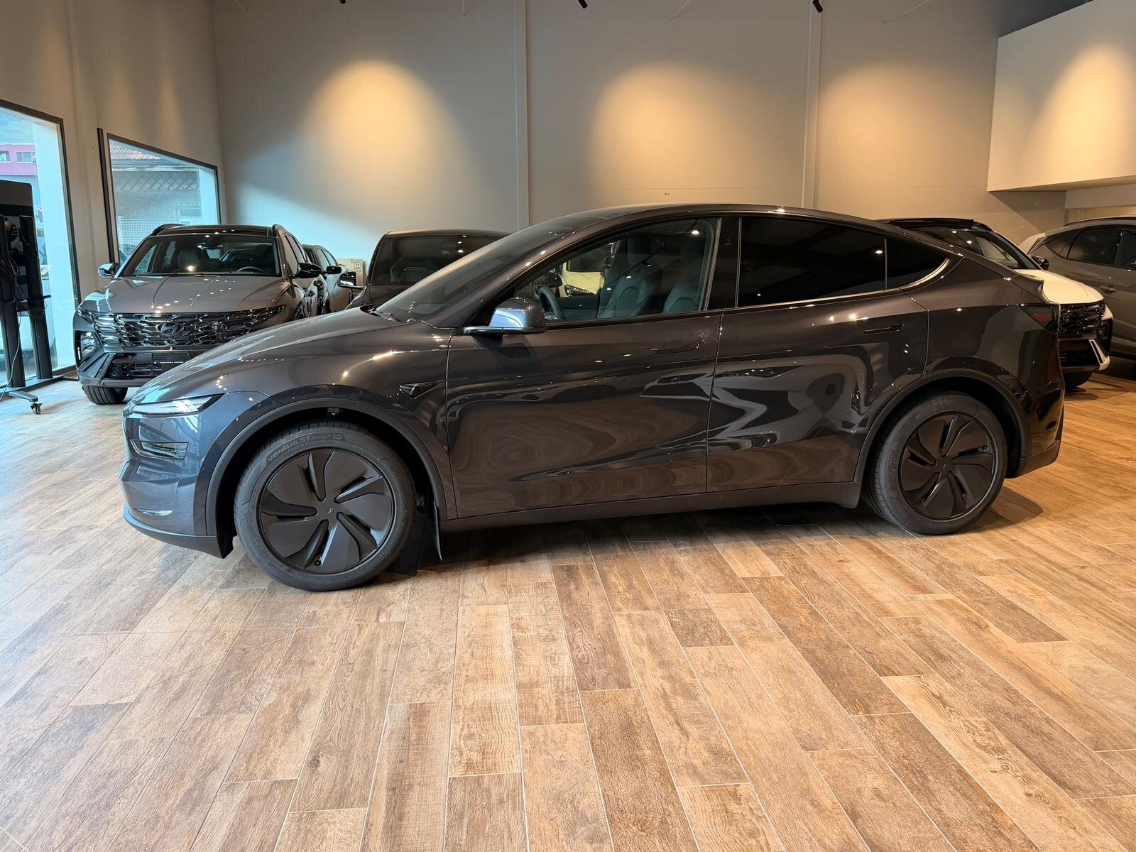 TESLA Model Y Long Range Premium AWD8-fach, Électrique, Voiture nouvelle, Automatique - 5