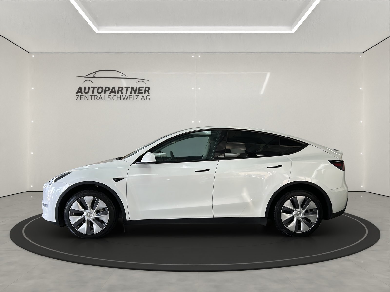 TESLA Model Y Long Range