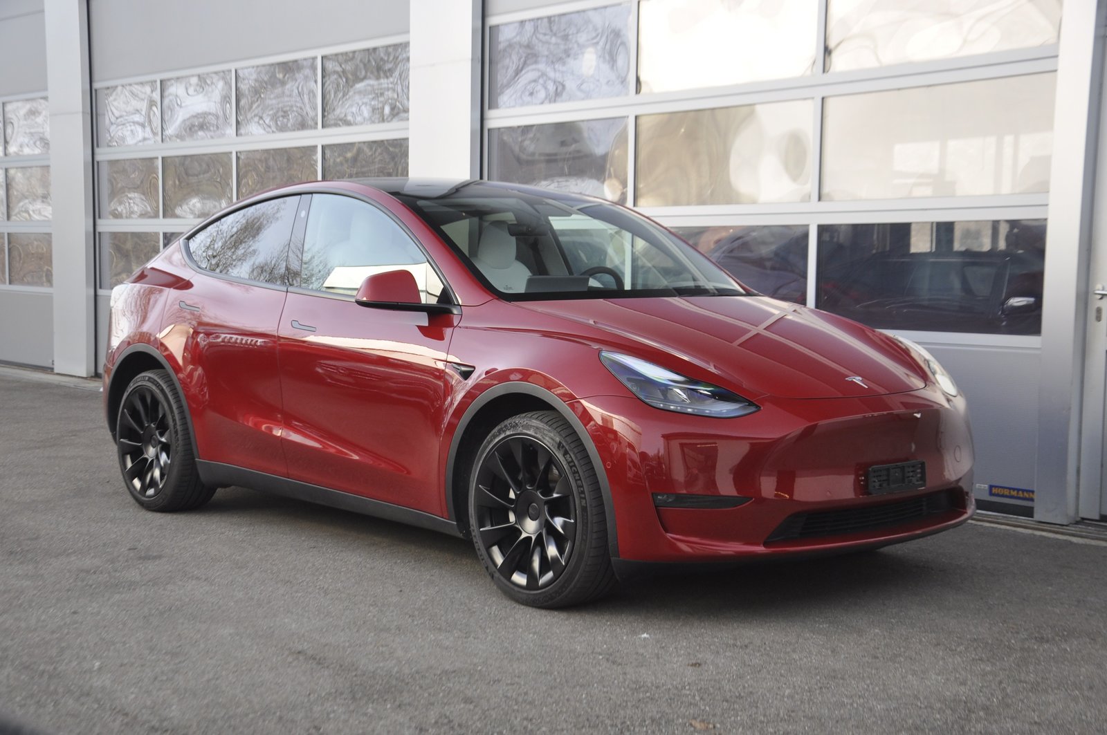 TESLA Model Y Long Range