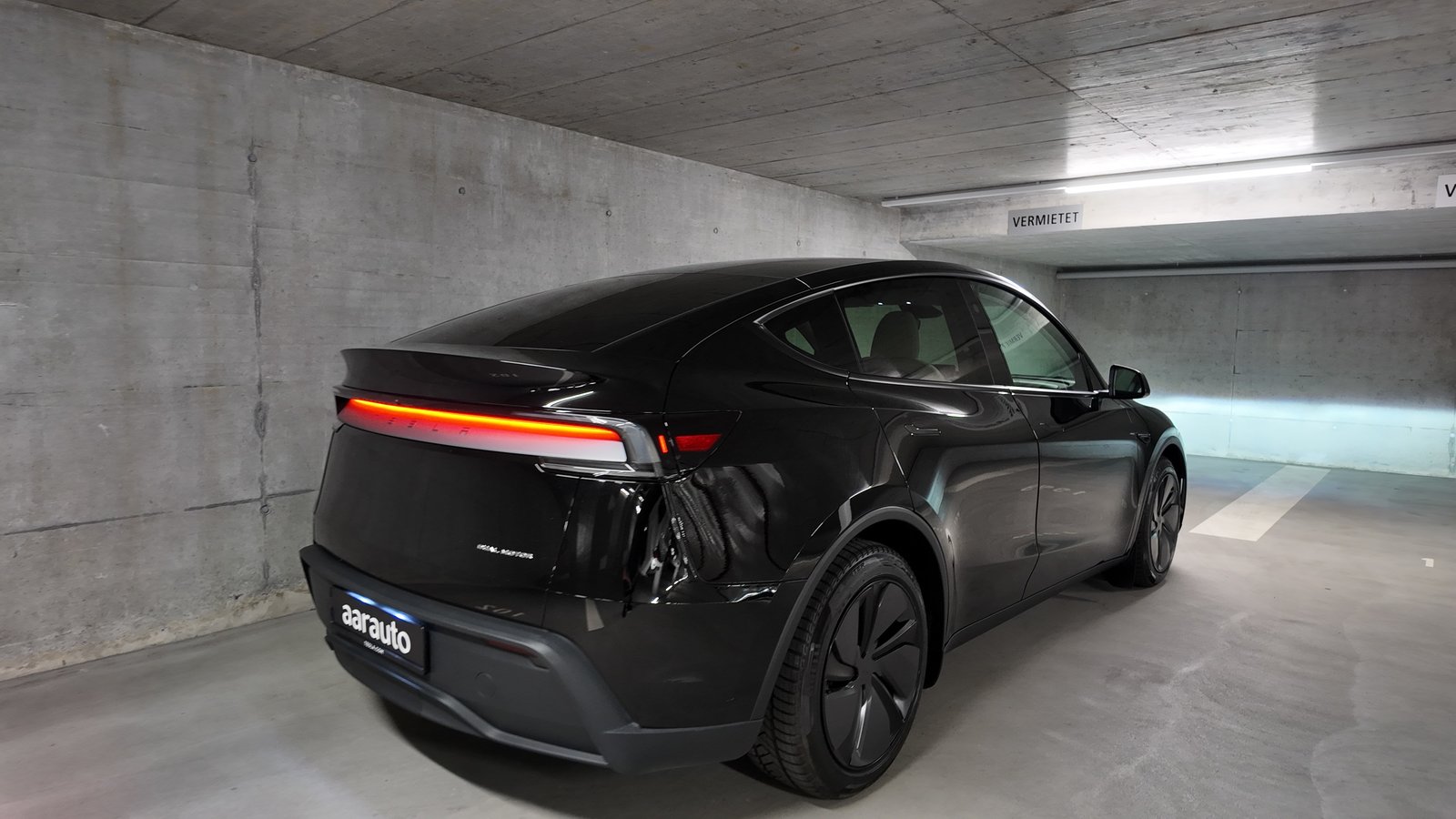 TESLA Model Y Long Range AWD, Elektro, Occasion / Gebraucht, Automatik - 5