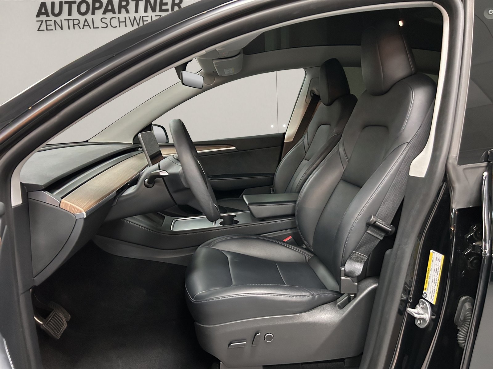 TESLA Model Y Long Range, Électrique, Occasion / Utilisé, Automatique - 6