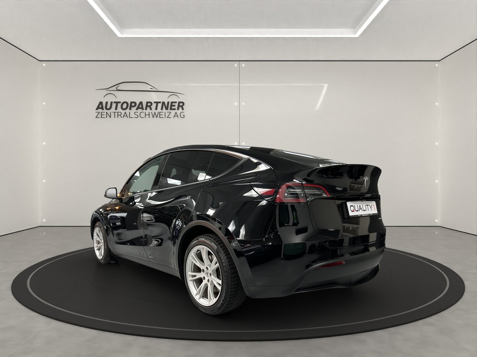TESLA Model Y Long Range, Elektro, Occasion / Gebraucht, Automatik - 3