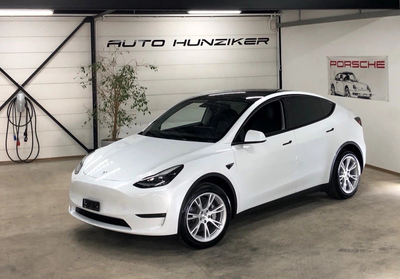 TESLA Model Y Long Range Allrad 514PS / Made in Berlin, Electric, Second hand / Used, Automatic - 2