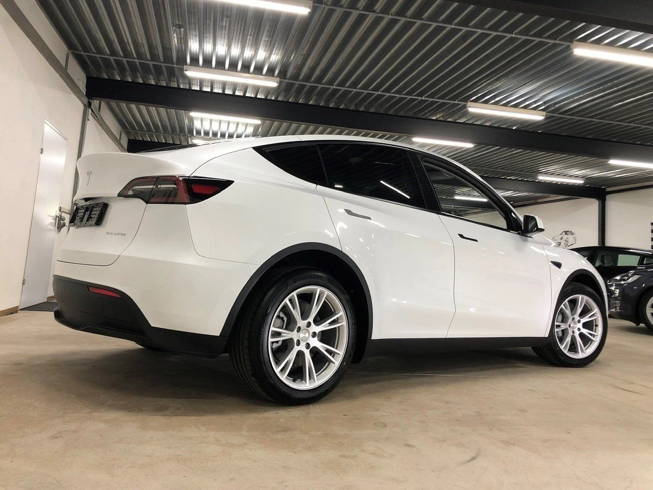 TESLA Model Y Long Range Allrad 514PS / Made in Berlin, Electric, Second hand / Used, Automatic - 5